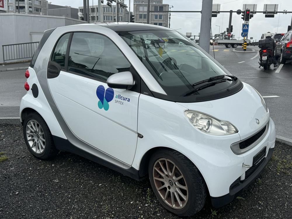 Smart fortwo coupe mhd weiss