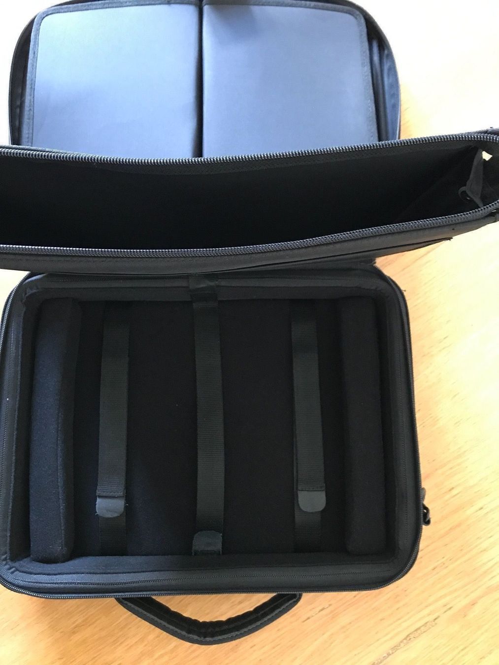 Apple Notebook: Apple Case e-Pac Carry - MacBook Air & MacBook Pro – Usato da La Chaux-de-Fonds venduto da lodebe 7