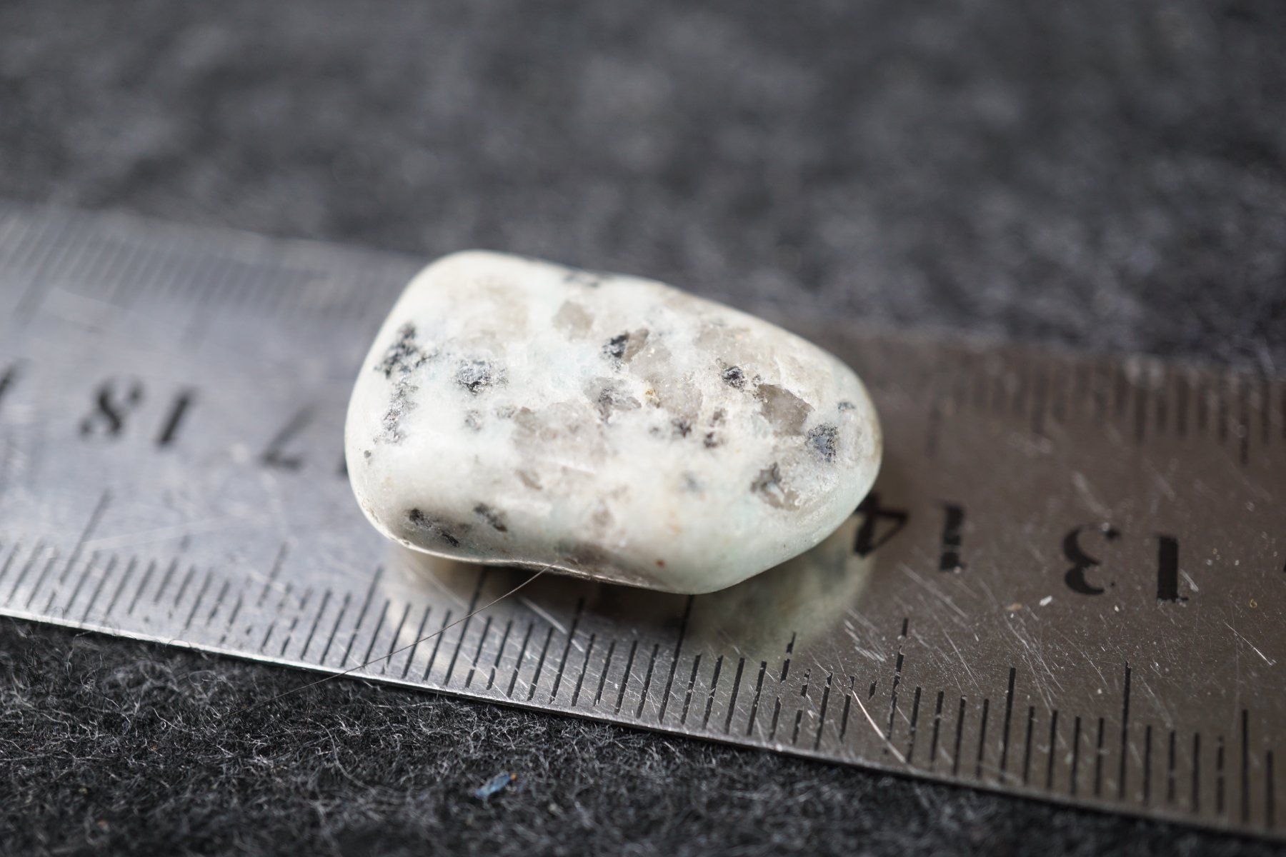 Mineralien & Heilsteine: Kiwi Stone  Trommelstein  ab 1.- – Neu und originalverpackt aus Eschenbach SG von  6