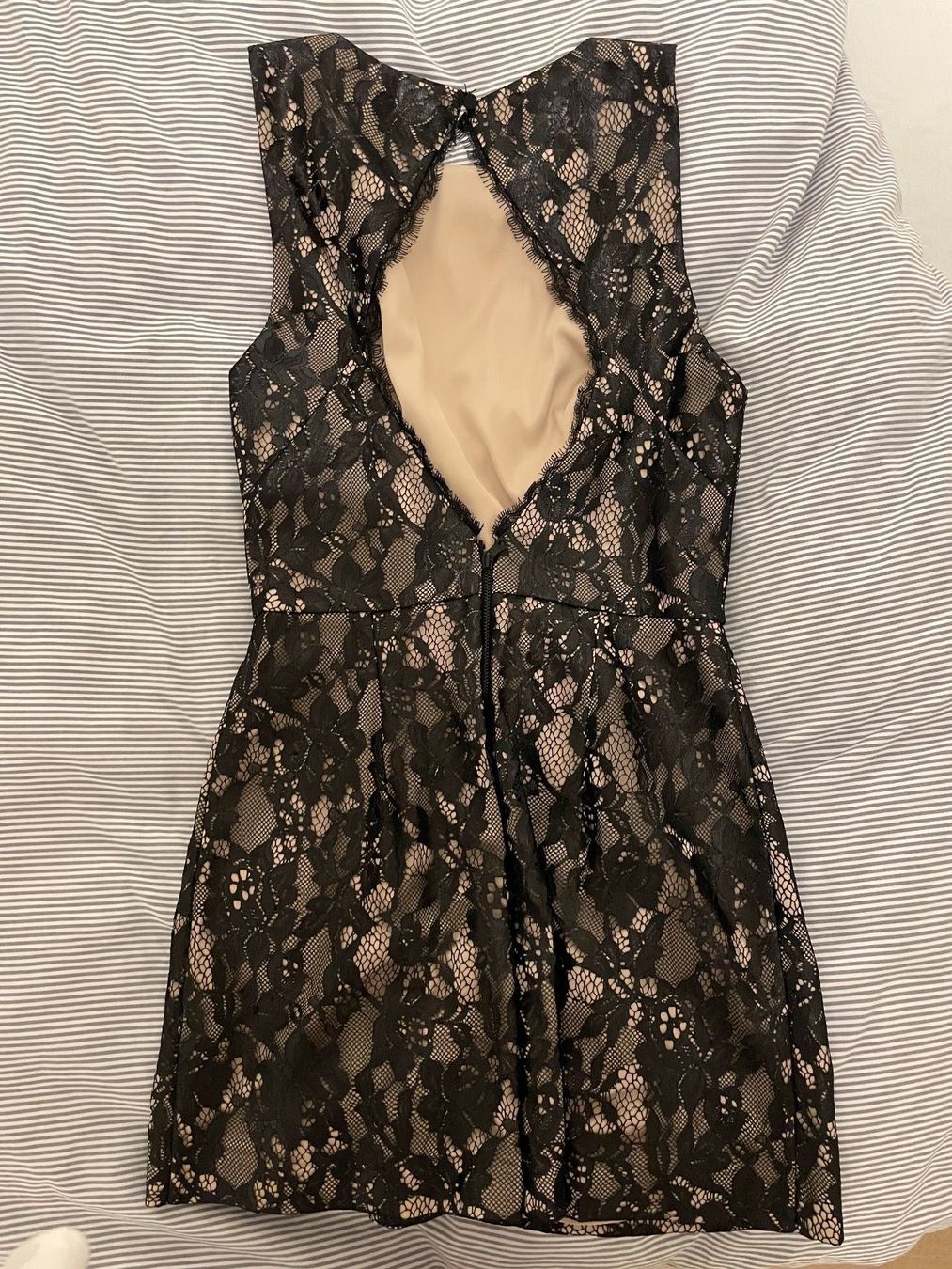 Tute: alice + olivia - Kurzer Jumpsuit – Usato da Zollikon venduto da snowflake10- 1