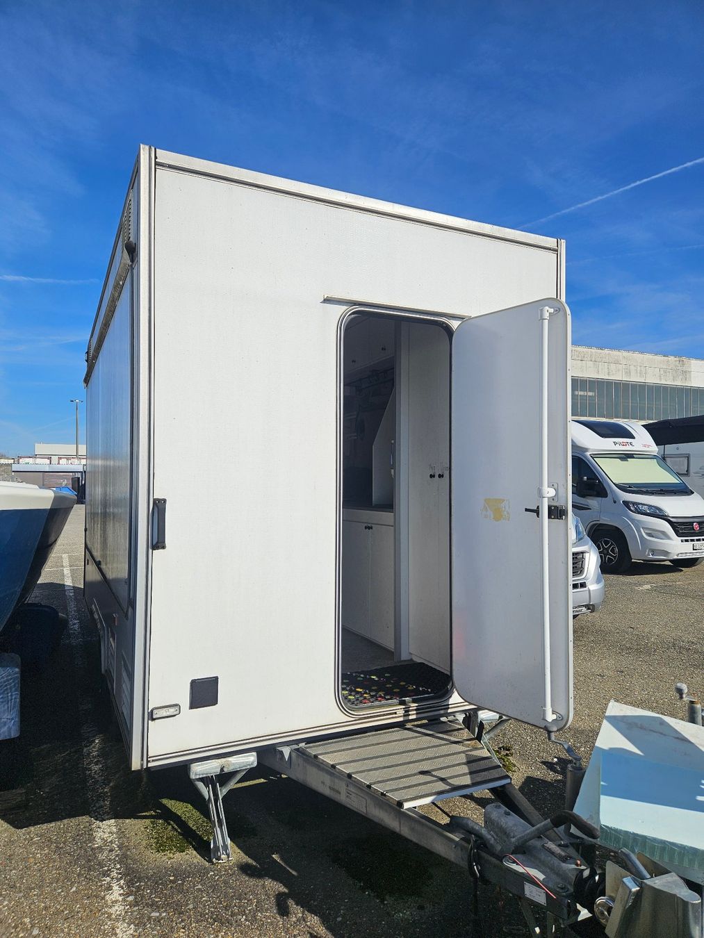 Daltec Remorques: Remorque Foodtruck équipée pour restauration – D'occasion à Morges par OP_Morges 1