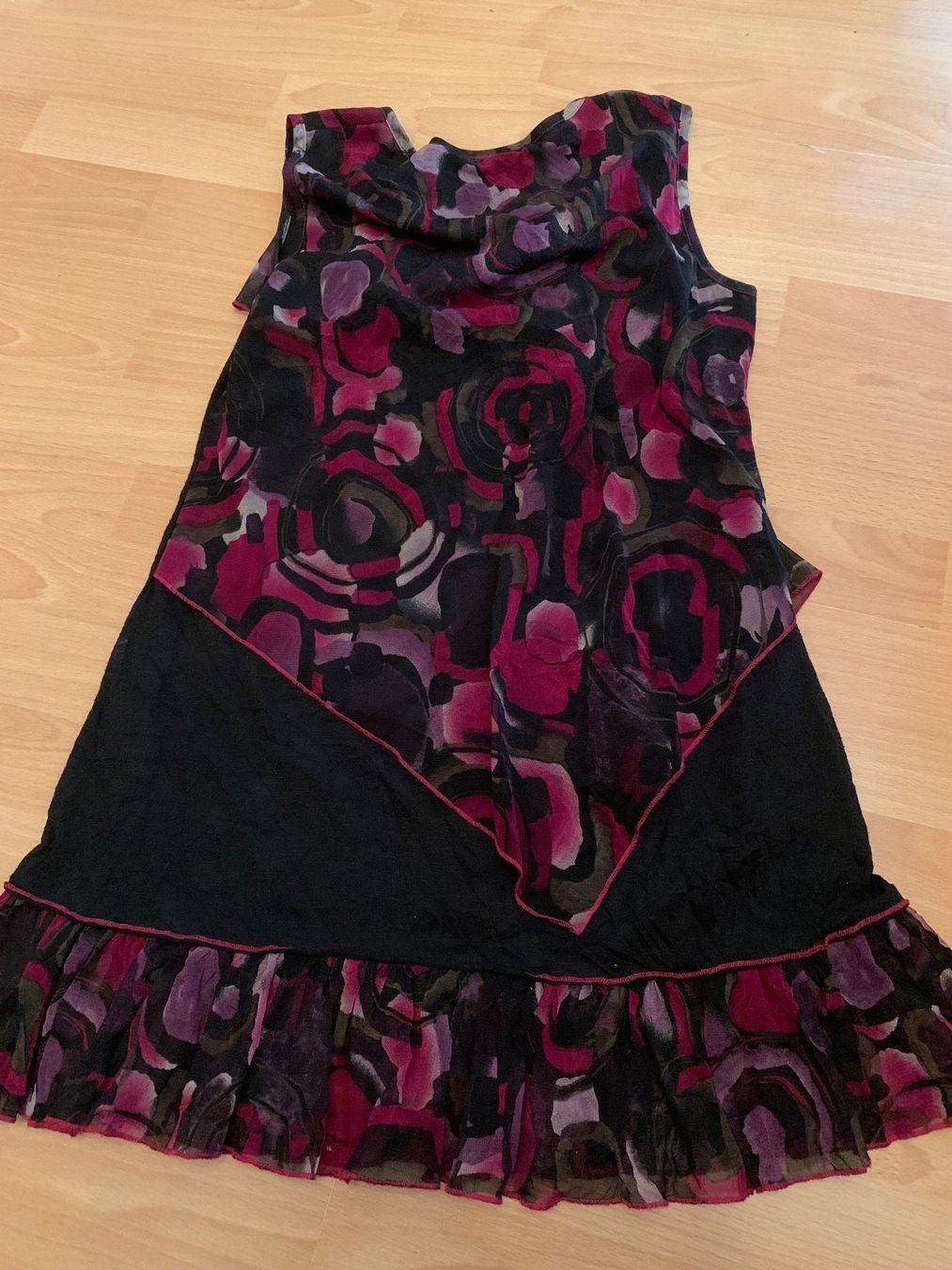 Tuniche: Jolie tunique Carnaby t. 38-40 – Usato da MEYRIN venduto da Gwendo10 1