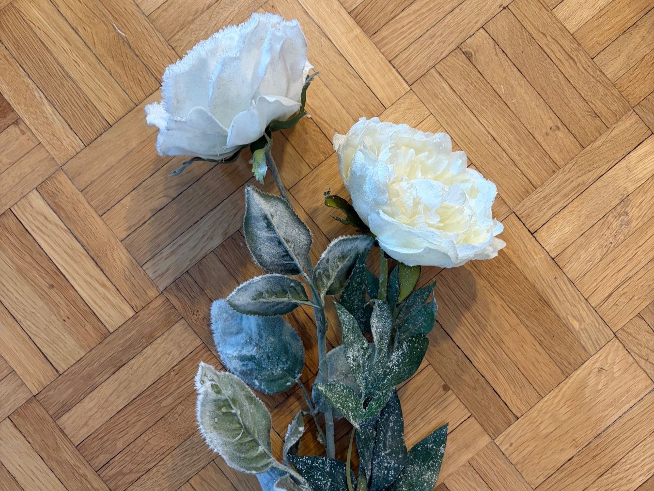 Tutte le decorazioni: Winterdeko: Elegantes Kunstblumenarrangement – Usato da Luzern venduto da Lampion 4