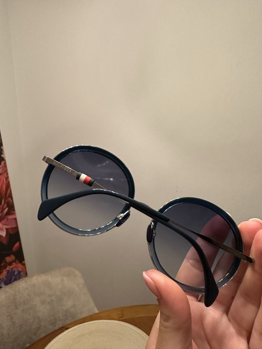 Tommy Hilfiger Occhiali & Lenti: Tommy Hilfiger Sonnenbrille Damen – Usato da Zürich venduto da Jess1999 1