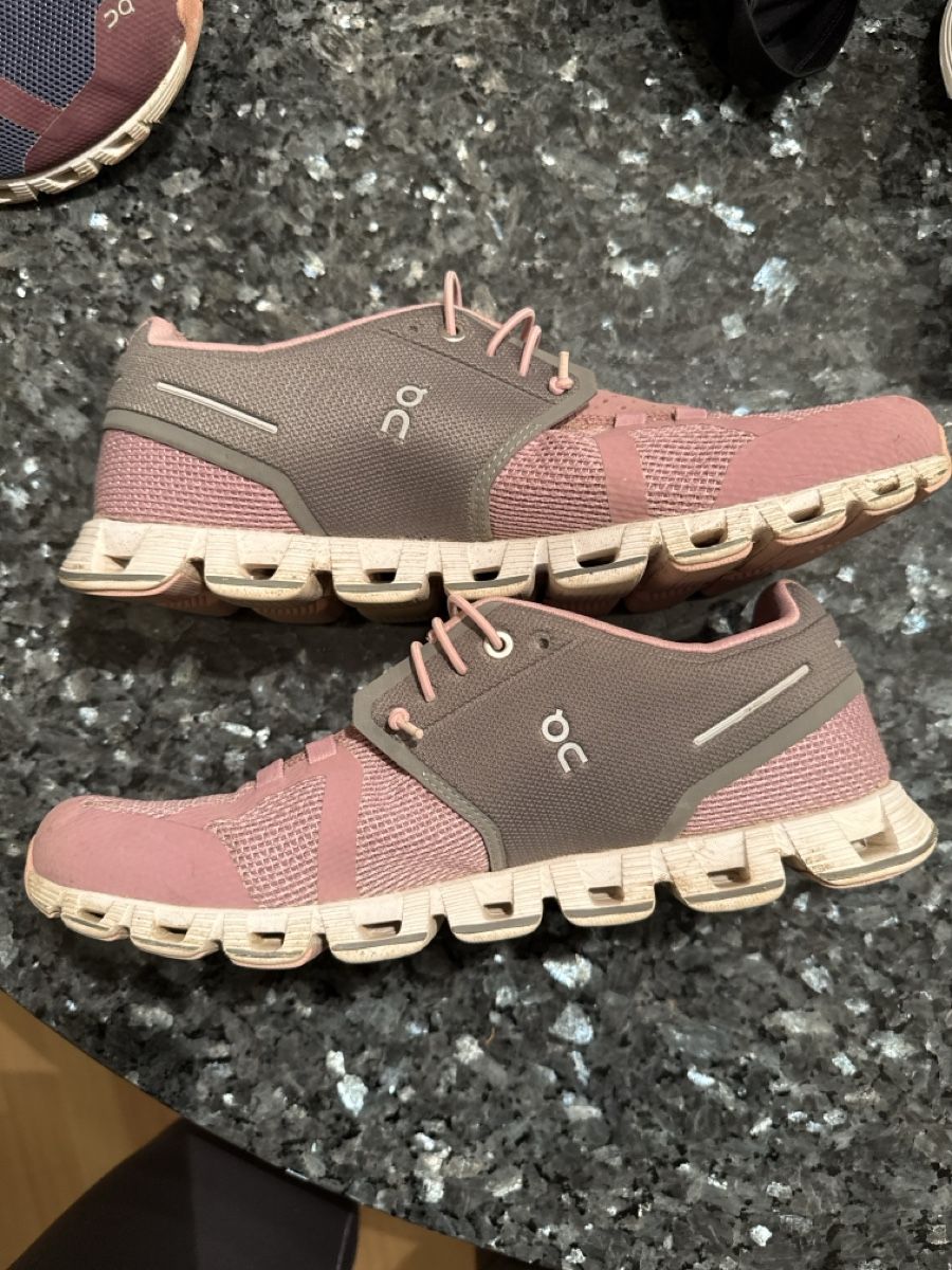 Scarpe da donna: Turnschuhe On – Usato da Muotathal venduto da sin_pdj6 1
