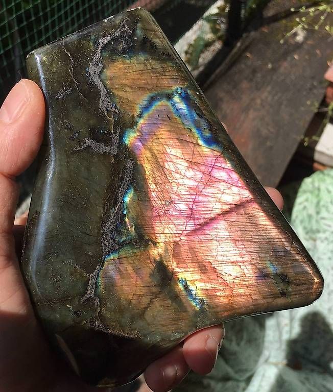 Minerali & Pietre curative: labradorite forme libre polie, 982gr – Usato da Vevey venduto da zabounetta