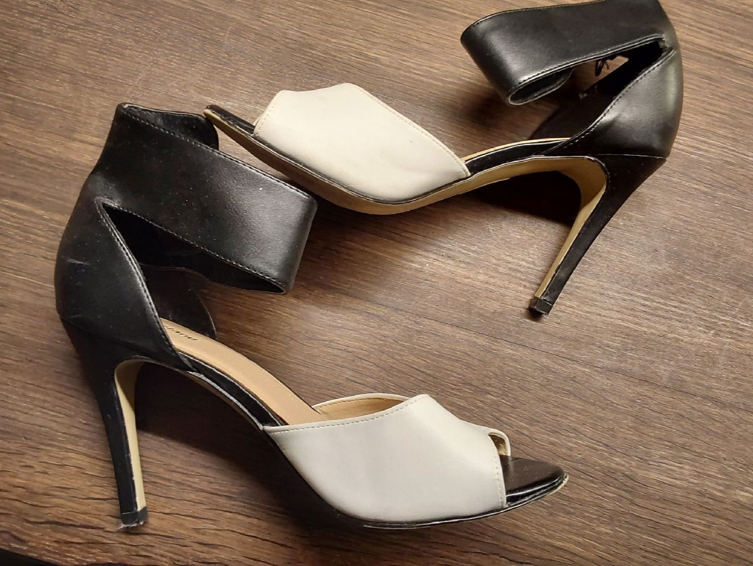 Graceland Damenschuhe: Peeptoes schwarzweiss Graceland 38 – Gebraucht aus Köniz von scopello12 1