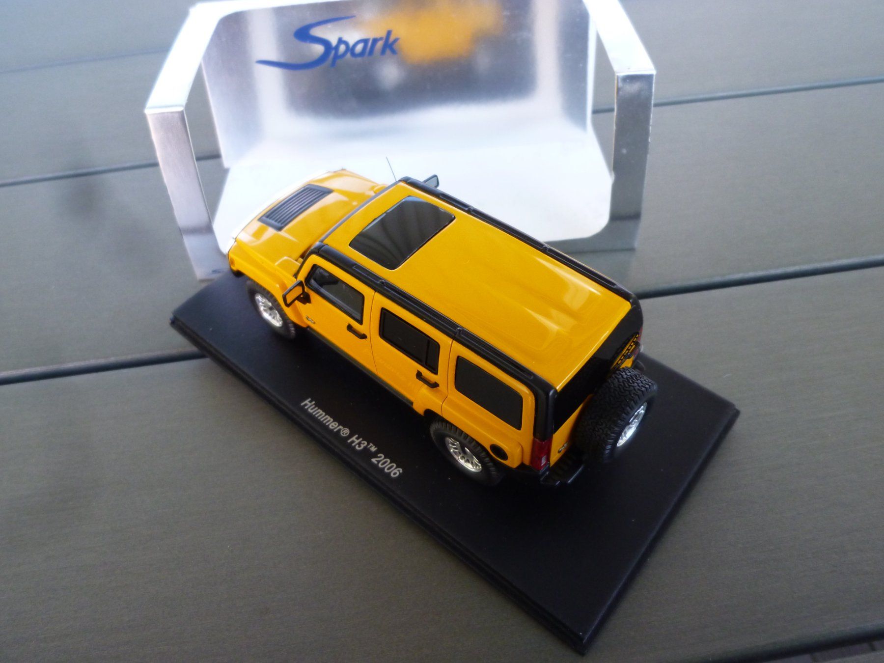 Spark Modellini d'auto: Hummer H3 (2006) – Nuovo e nell'imballaggio originale da Flawil venduto da Imperiosud 4