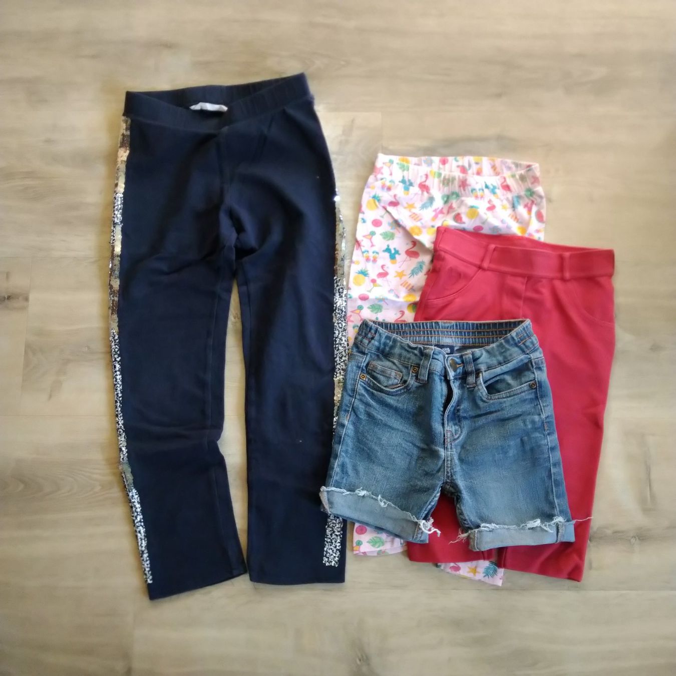 Kleiderpakete & -sets: Hosen Paket 116 /128 – Gebraucht aus Richterswil von C011 1