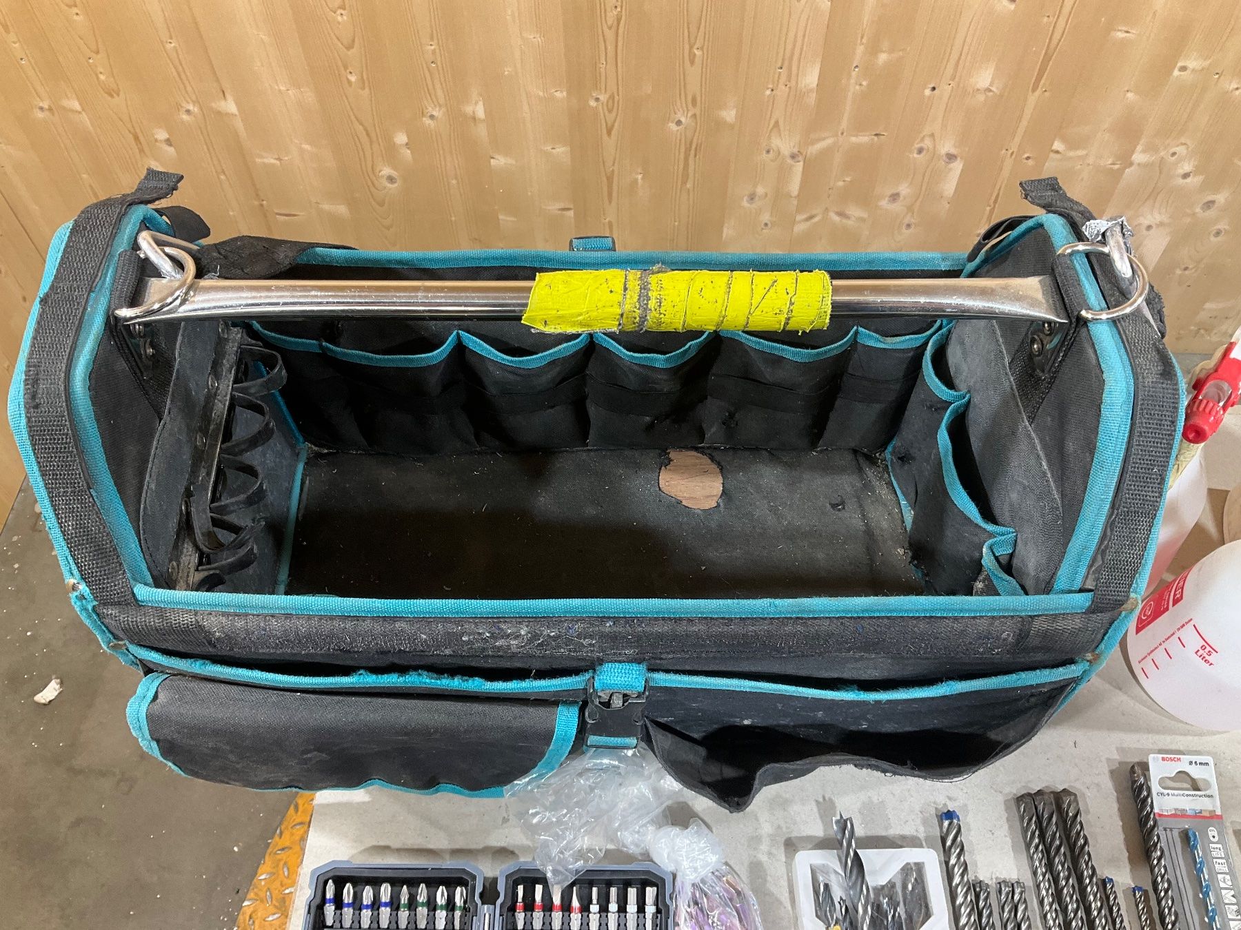 Tous les outils: 511 Posten Handwerkzeug mit Tragetasche – D'occasion à Derendingen par Meisterstuecke 1