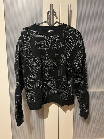 Nike Sweatshirt XS Damen schwarz Floral Print Bloggerstyle