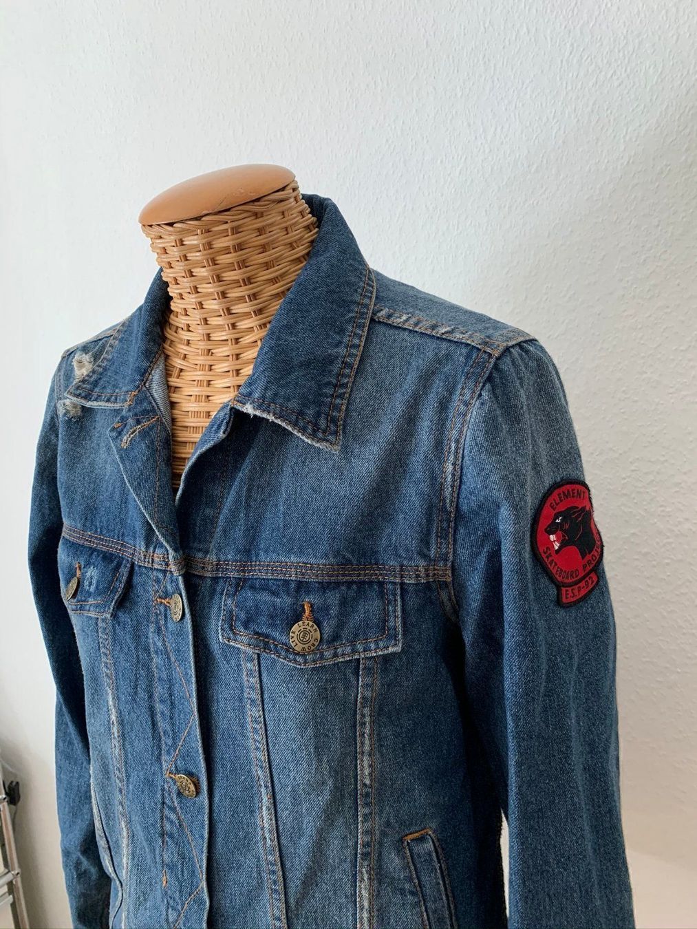 Jacken: ELEMENT - Destroyed Jeansjacke blau S – Gebraucht aus Zürich von Diazaio 1