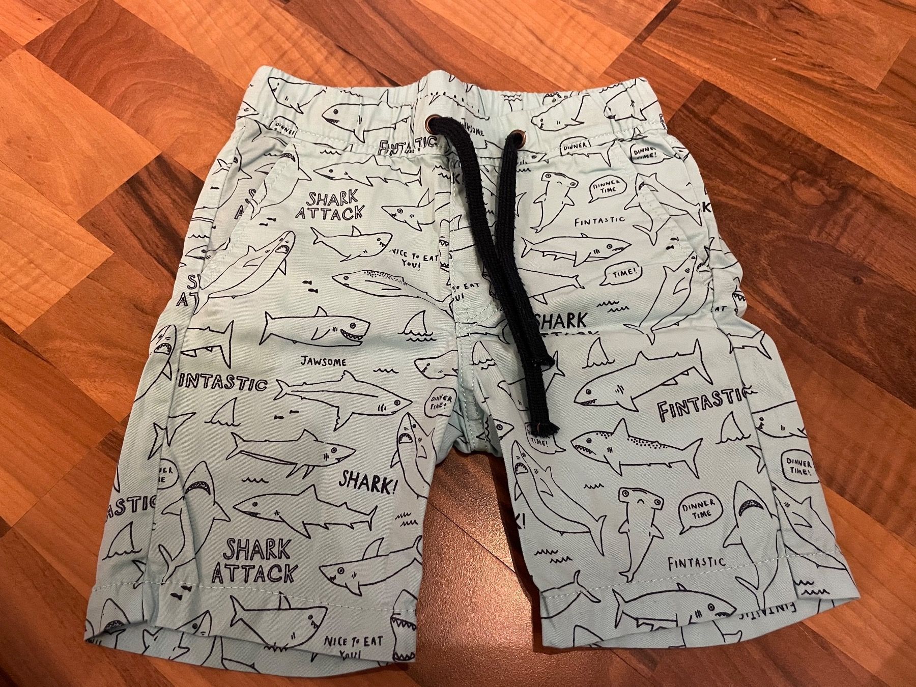 H&M Pantaloni: Shorts Grösse 98 – Usato da Goldswil venduto da Fisel
