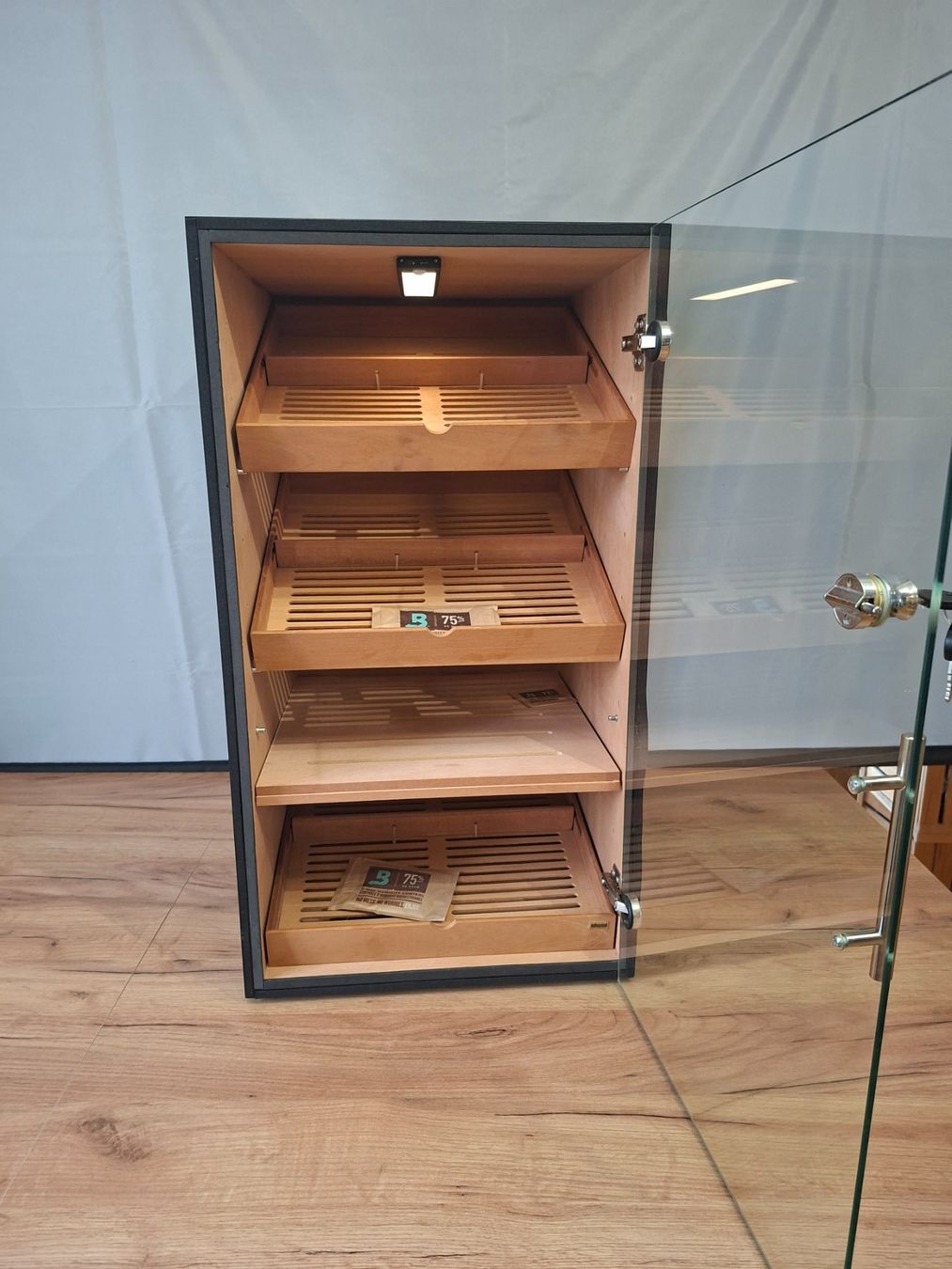 Adorini Humidor per sigari: ADORINI Prato Deluxe "1ère version" – Usato da Renan BE venduto da JChris30 1