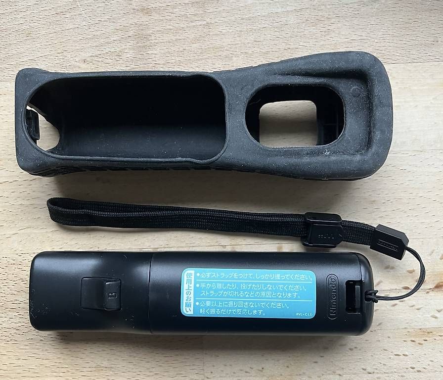 Nintendo Controller: Nintendo Wii Remote Controller schwarz gebraucht mit Hülle – Usato da Zürich venduto da gegenmittel