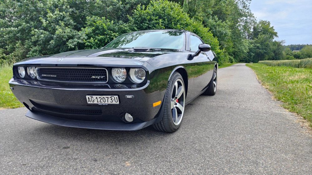 Dodge Challenger 6.1 SRT seltener Handschalter Kaufen auf Ricardo
