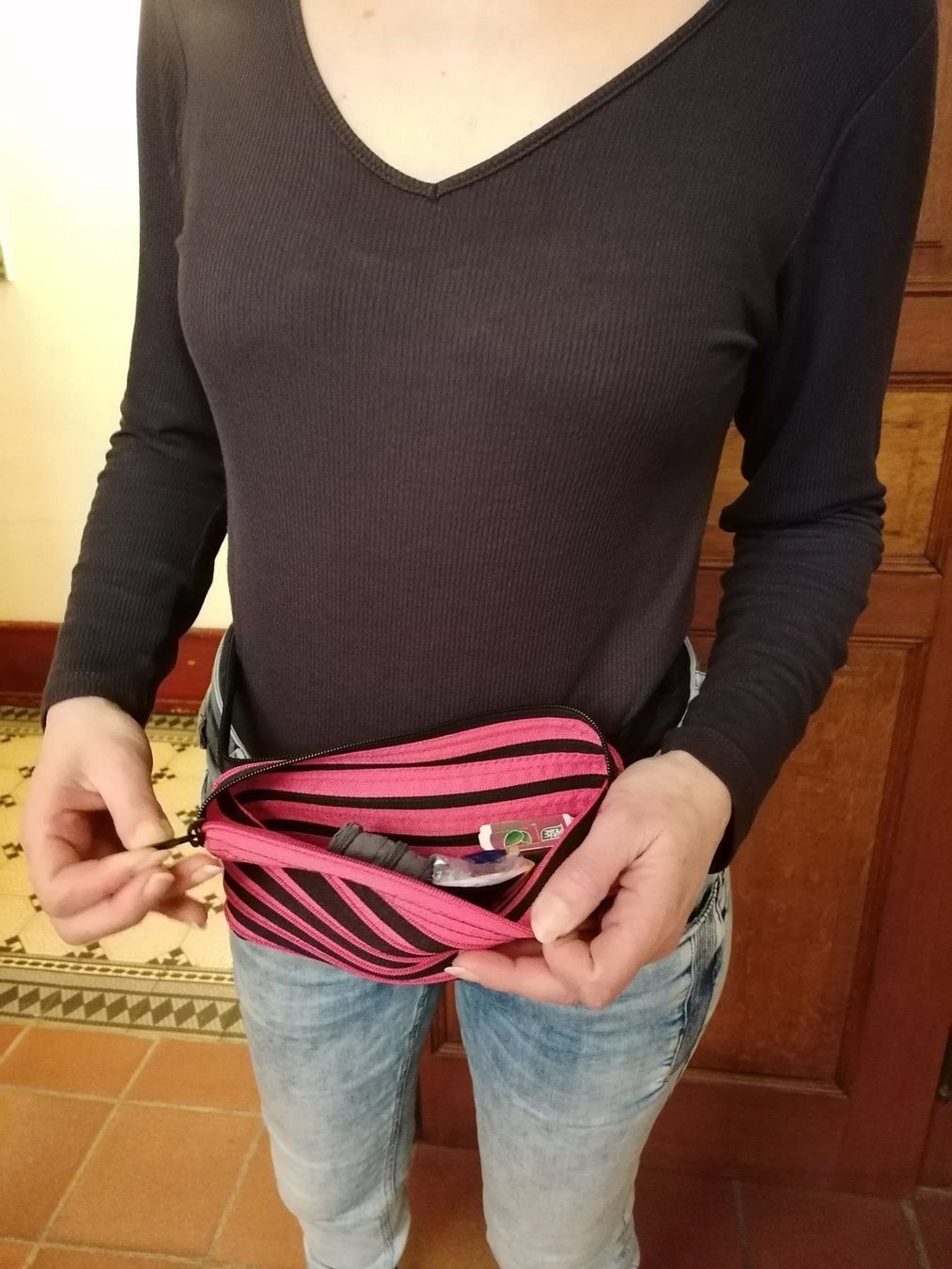 Borse: Bauchtasche aus 2 Reissverschlüssen Neu – Nuovo e nell'imballaggio originale da Solothurn venduto da Shanty.20 3