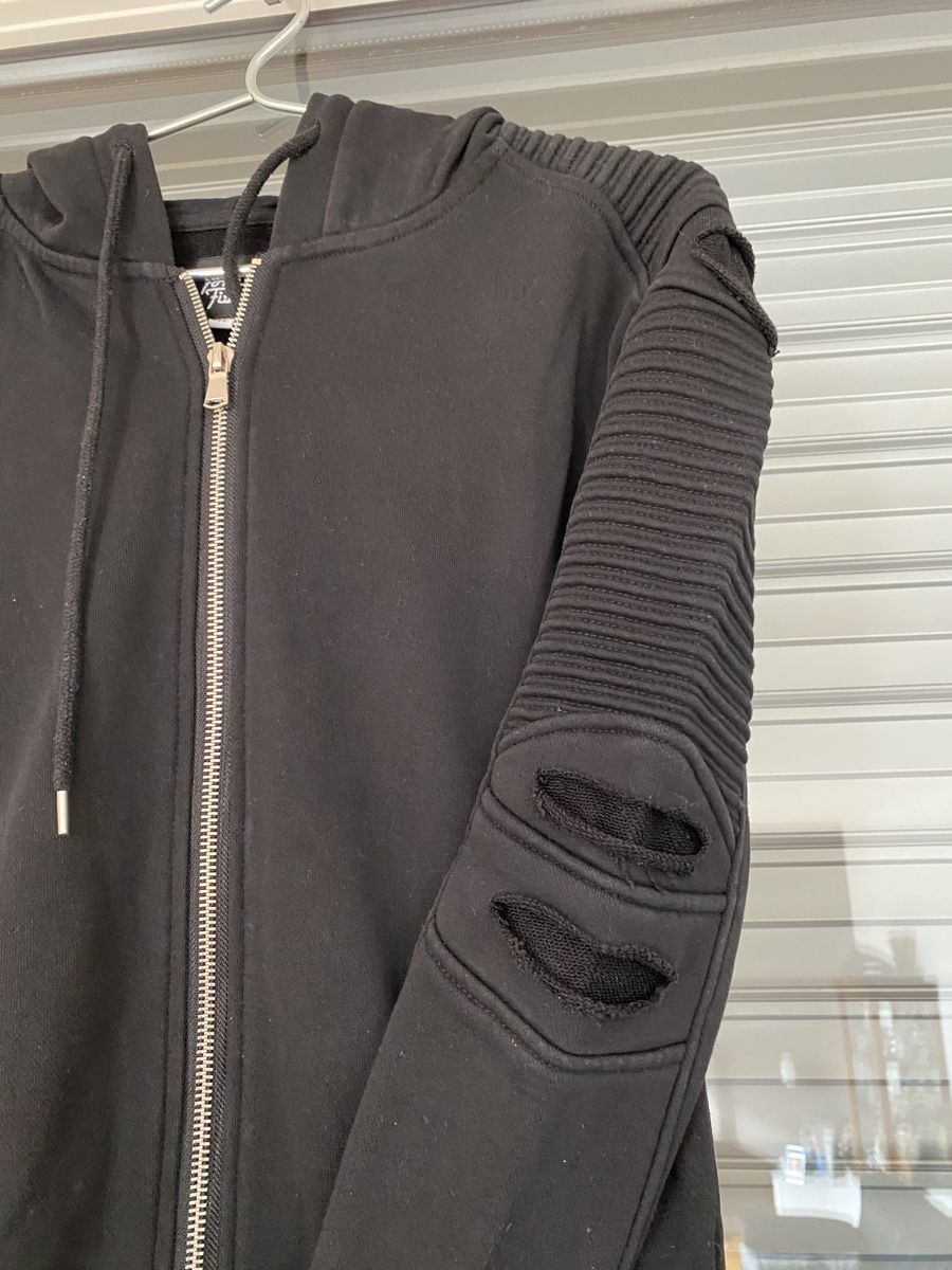 Pullover & Sweatshirts: Pullover – Gebraucht aus Subingen von joa_988c 1