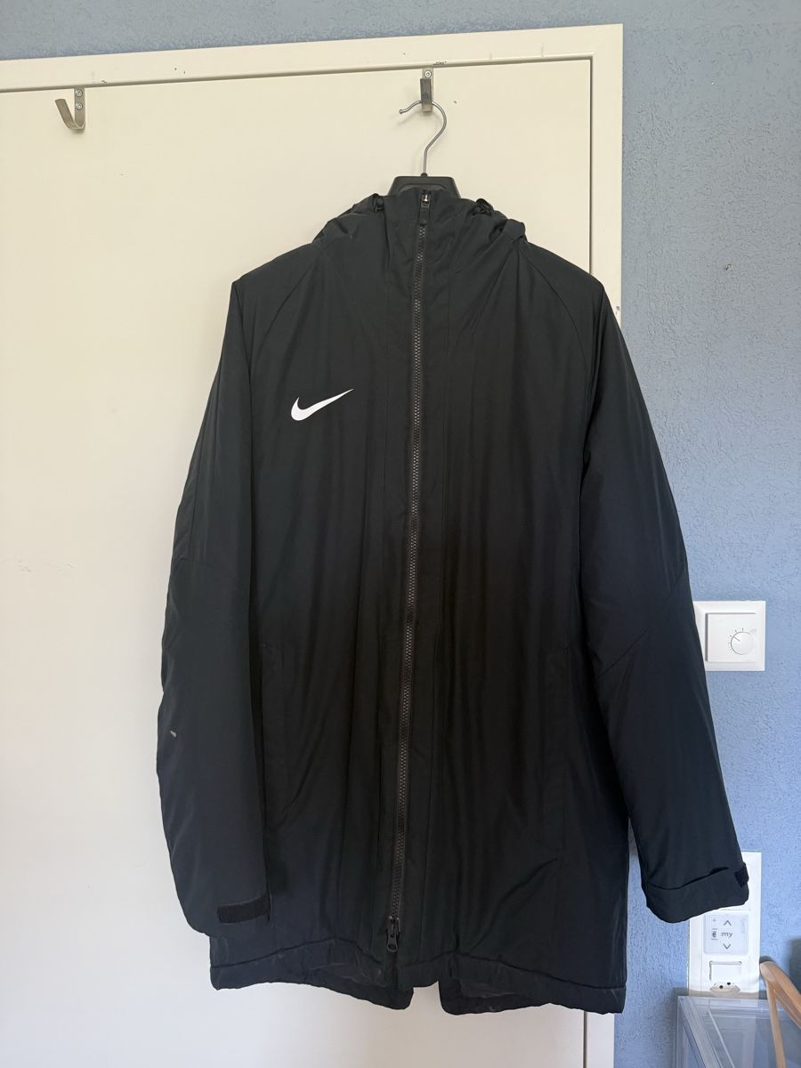 Nike Vestes: Nike Winterjacke Gr. M – D'occasion à Oberentfelden par mat_jbk7