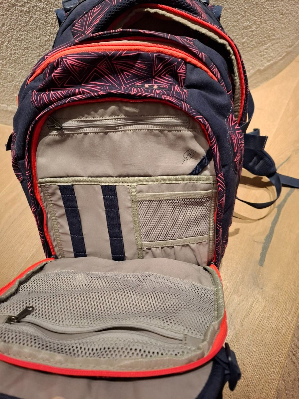 Satch Borse & Zaini: Satch Schulrucksack Pink Bermuda – Usato da Effretikon venduto da Pitm 3