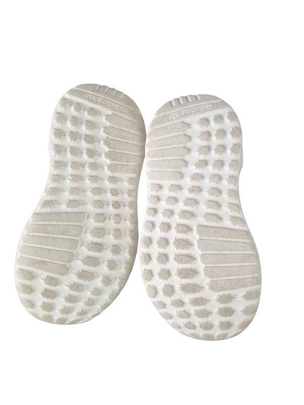 Adidas Chaussures garçon: ADIDAS Kinderschuhe Grösse 24 – D'occasion à Wangen b. Olten par Restwert_Wangen 2
