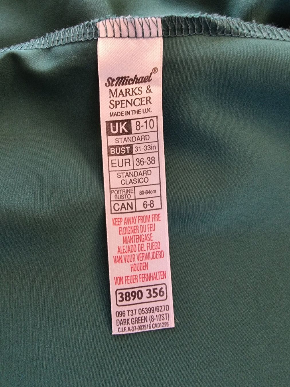 Arte internazionale: Robe de chambre Marks&Spencer verte – Usato da Veyrier venduto da Leilazizou 3