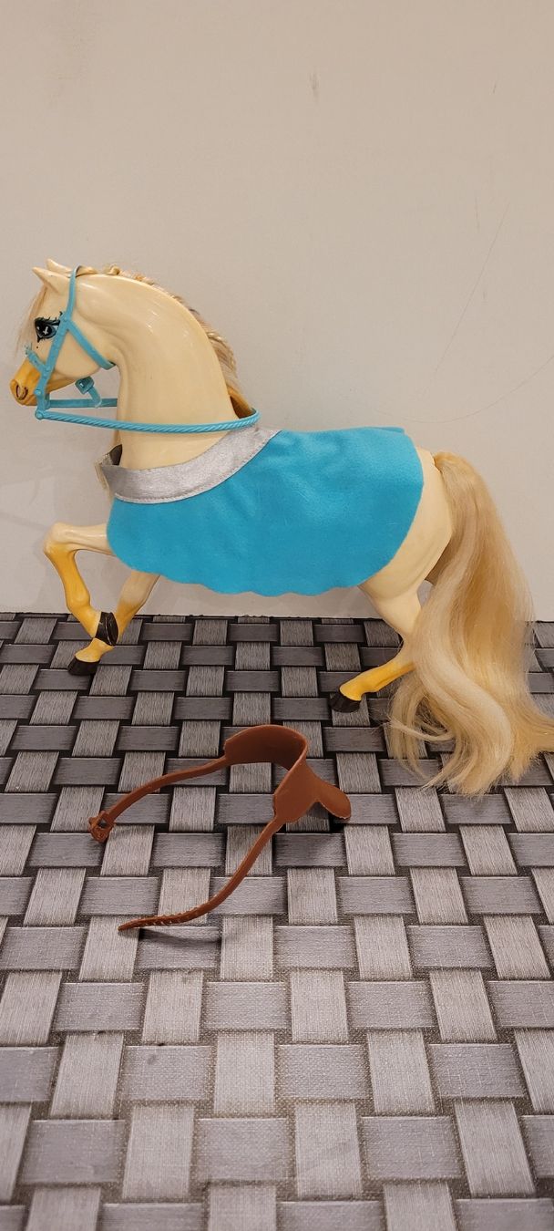 Giocattoli: Barbie Pferd Teilrepaint Unikat – Usato da Niederbuchsiten venduto da klengyel 6