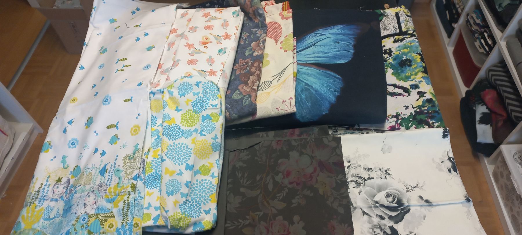 Tessuti: Baumwollstoffpacket Blumen – Nuovo (secondo la descrizione) da Flawil venduto da nimyqu