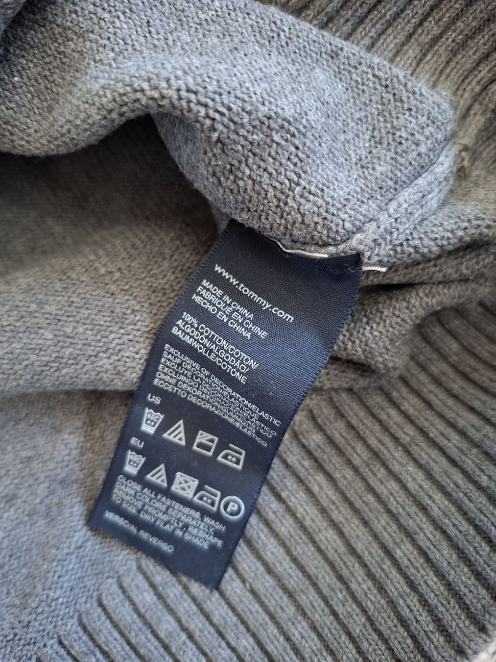 Tommy Hilfiger Maglioni & Felpe: Pull 1/4 zip Tommy Hilfiger gris fermeture éclair taille XL – Usato da Renens VD venduto da ser_j2fn 6