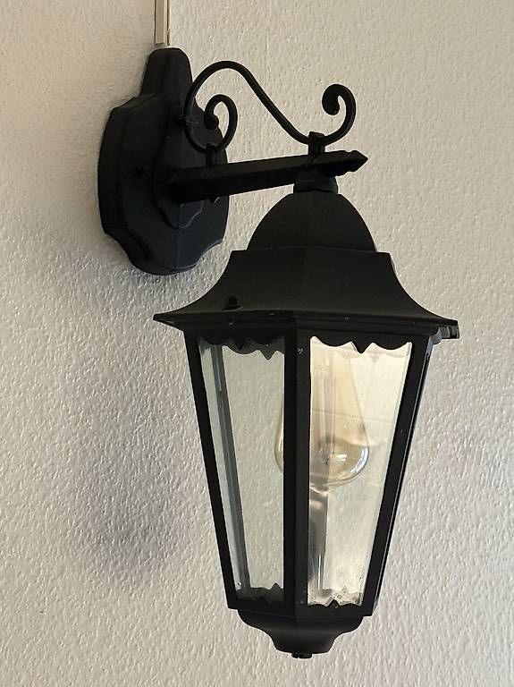 Lampen: Klassische Wandleuchte, schwarz – Gebraucht aus Basel von fa.l 1