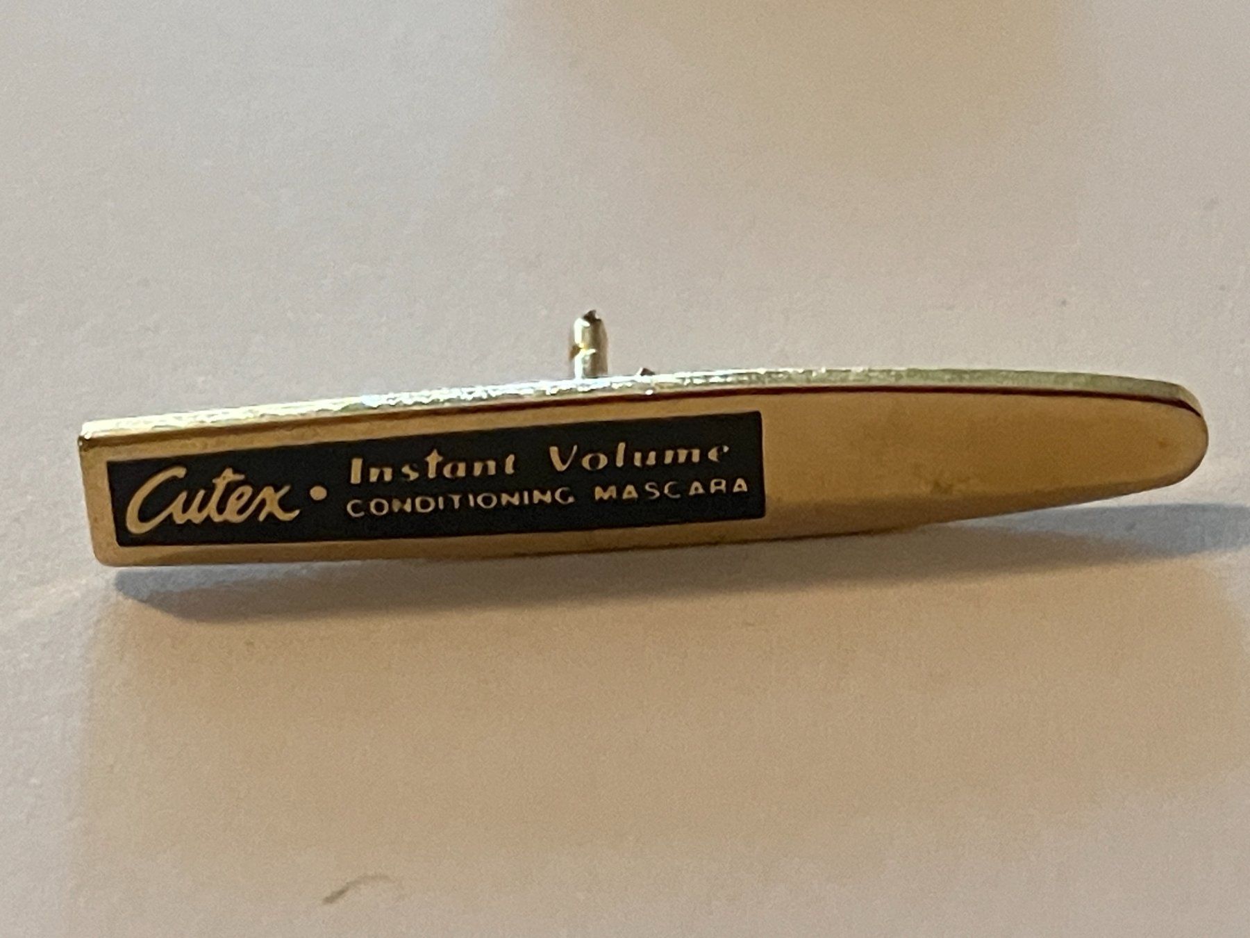 Placchette & Badge: 1 Pin Cutex Instant Volume – Usato da Basel venduto da djwwpp