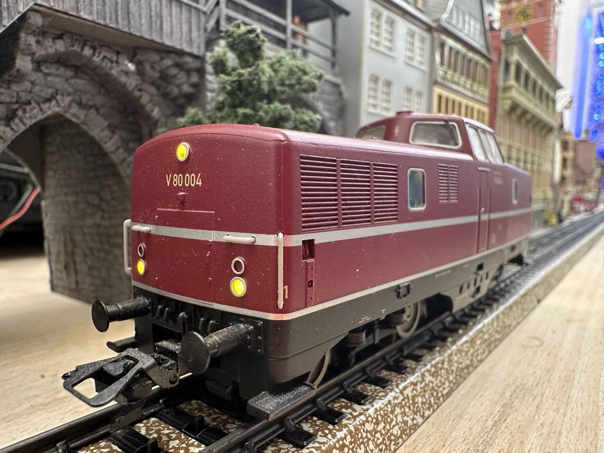 Märklin Modelleisenbahnen: Märklin 36080 DB V80 digital – Gebraucht aus Lupsingen von New-Haven