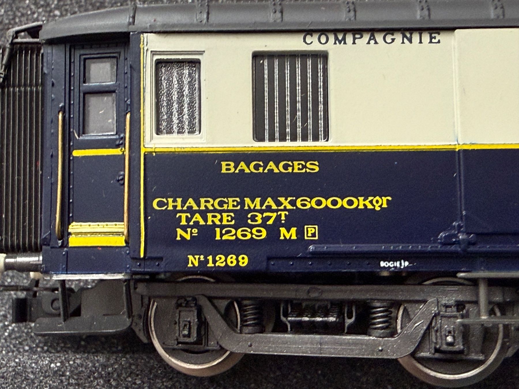 Rivarossi Modelleisenbahnen: Rivarossi CIWL Gepäckwagen  / DC HO – Gebraucht aus Jonschwil von sutfra12 6