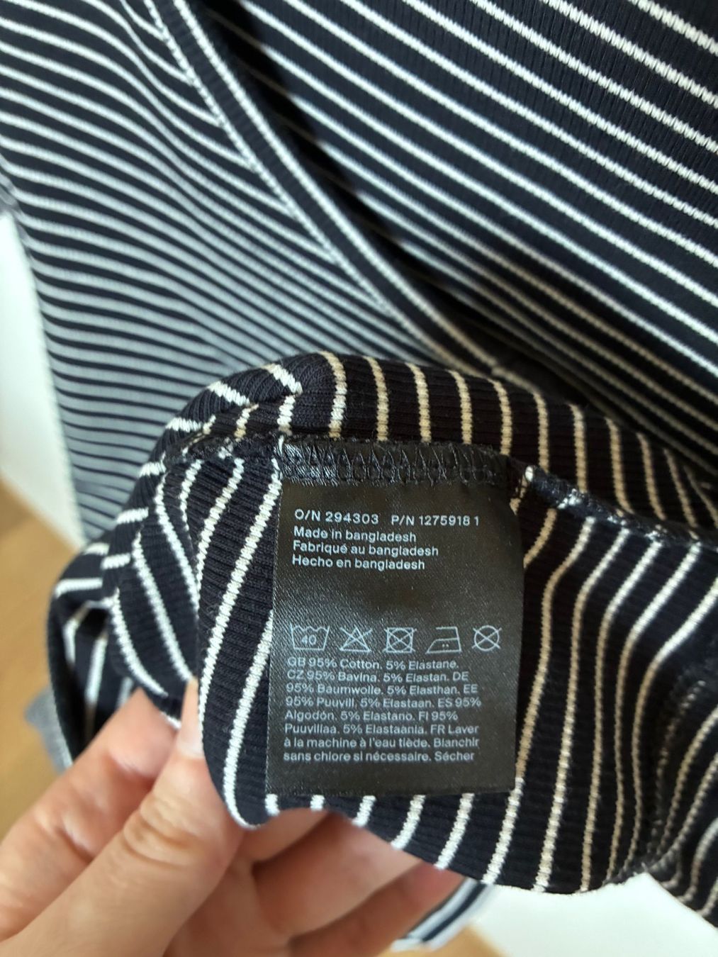 Cos T-shirt: COS gestreiftes T-Shirt – Usato da Dübendorf venduto da streamlining 2