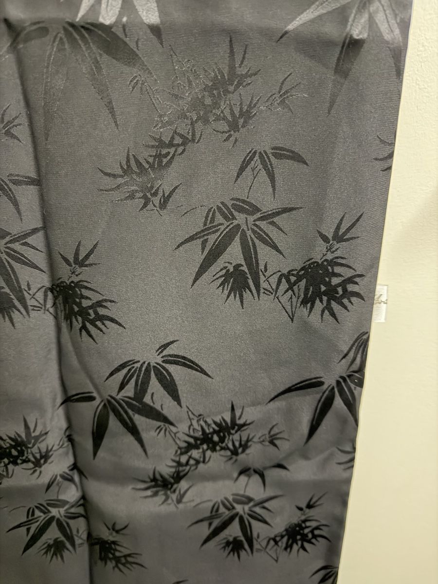Foulards & écharpes: Black Silk Scarf with Bamboo Pattern, Rectangular – Neuf avec emballage d'origine à Buttikon SZ par trz_6ht8 2