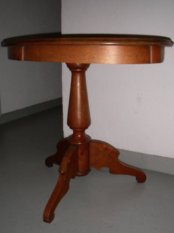 Schreibtische: Schreibtisch oval – Gebraucht aus Zug von pag_2f72