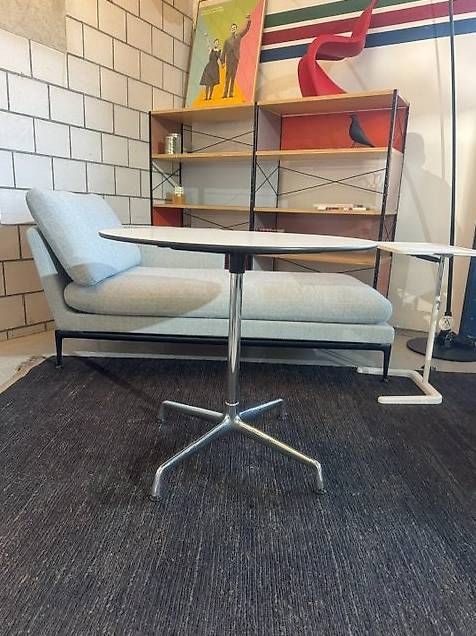 Vitra Tavoli: Vitra Eames Contract Table 80cm – Usato da Zollikofen venduto da OberliAG