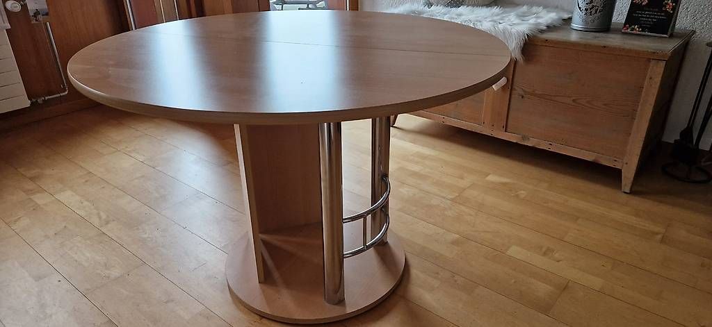 Set di tavolo e panche: Tisch mit Stühlen – Usato da Kerns venduto da Roterstern 2