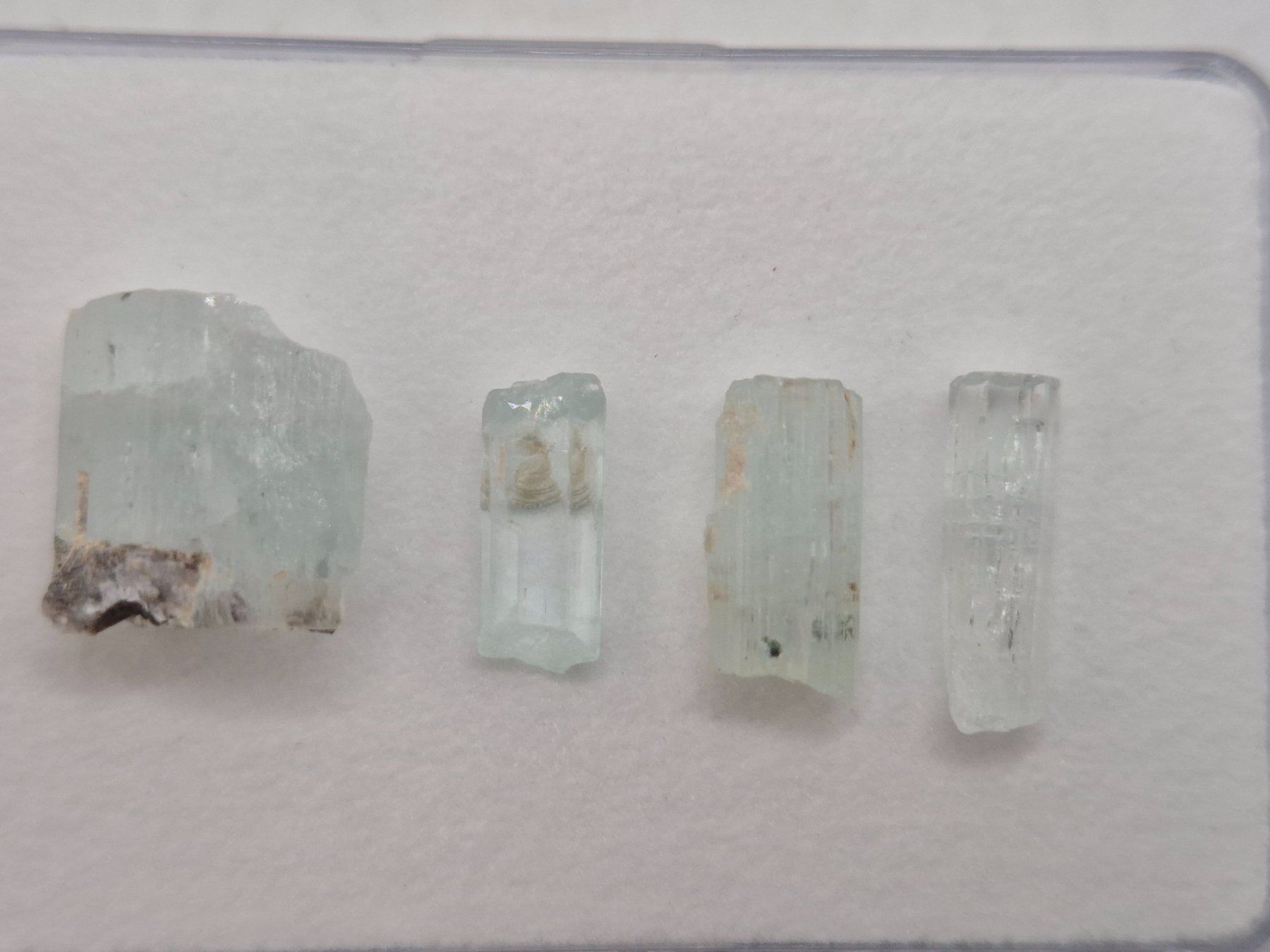 Minerali & Pietre curative: Lot Aquamarin roh total 14.2ct. – Nuovo e nell'imballaggio originale da Winterthur venduto da LukasMineralienOase
