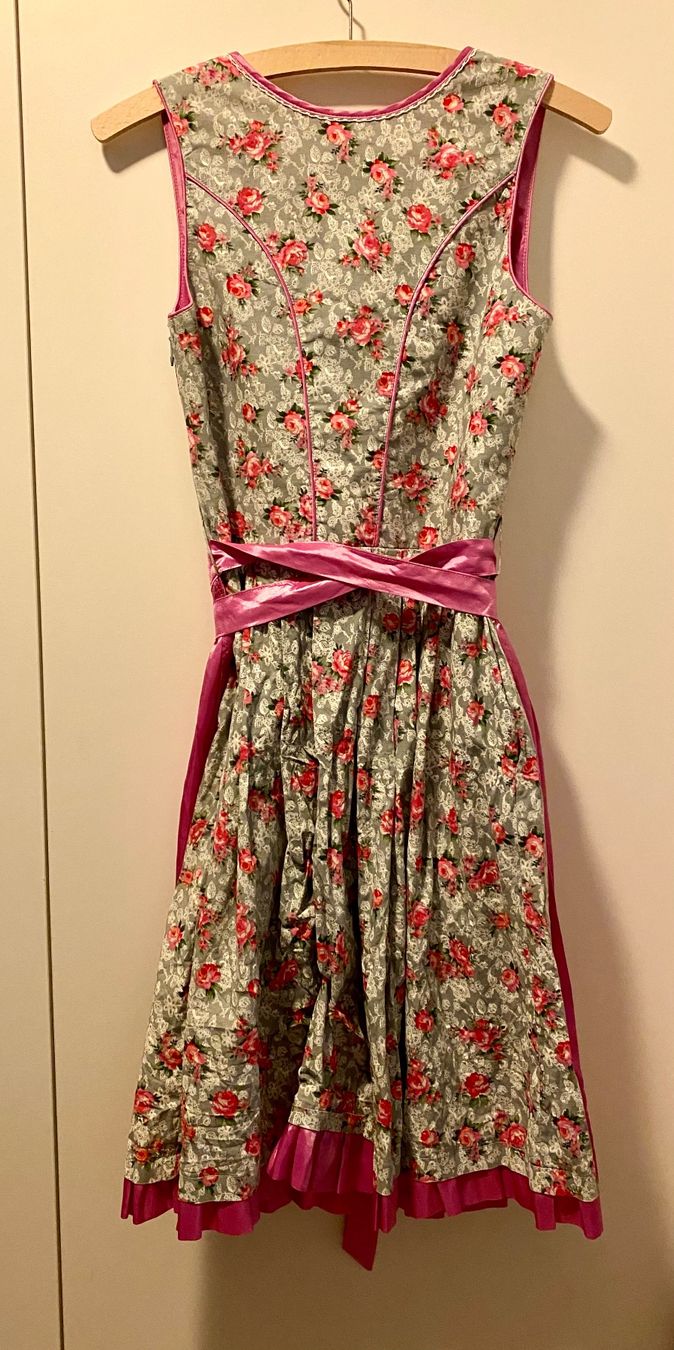 Costumi: Dirndl MarJo (Gr. 34) – Usato da Winterthur venduto da an.ba 1