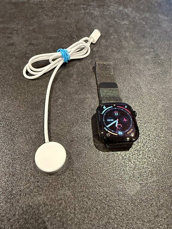 Smartwatch: Appel Watch 11 – Usato da Murten venduto da Civetta3
