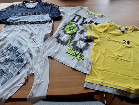 4 T-Shirts, Top Zustand, Gr. 140/158/164
