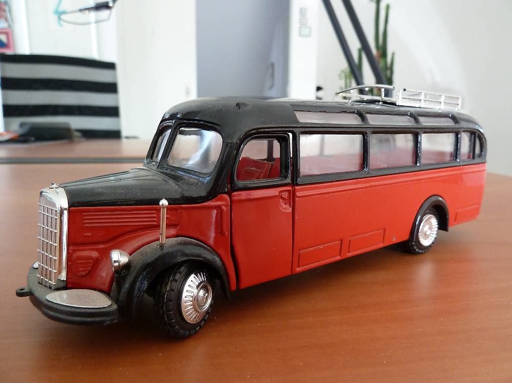 Tutti pezzi di ricambio auto: Mercedes Benz Haubenlenker – Usato da Zürich venduto da Ro80
