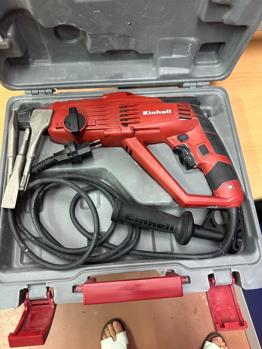 Einhell Bohrmaschinen: Bohrhammer Einhell TH-RH 800 E mit Koffer und Meiseln – Gebraucht aus Elgg von Cherry777.
