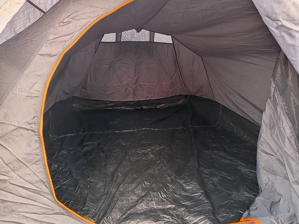Tende : Zelt Quechua T3 ultralight Pro – Usato da Rapperswil SG venduto da boatix 2