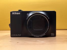 Nikon Coolpix S8000 CCD Zoomkamera Reisekamera