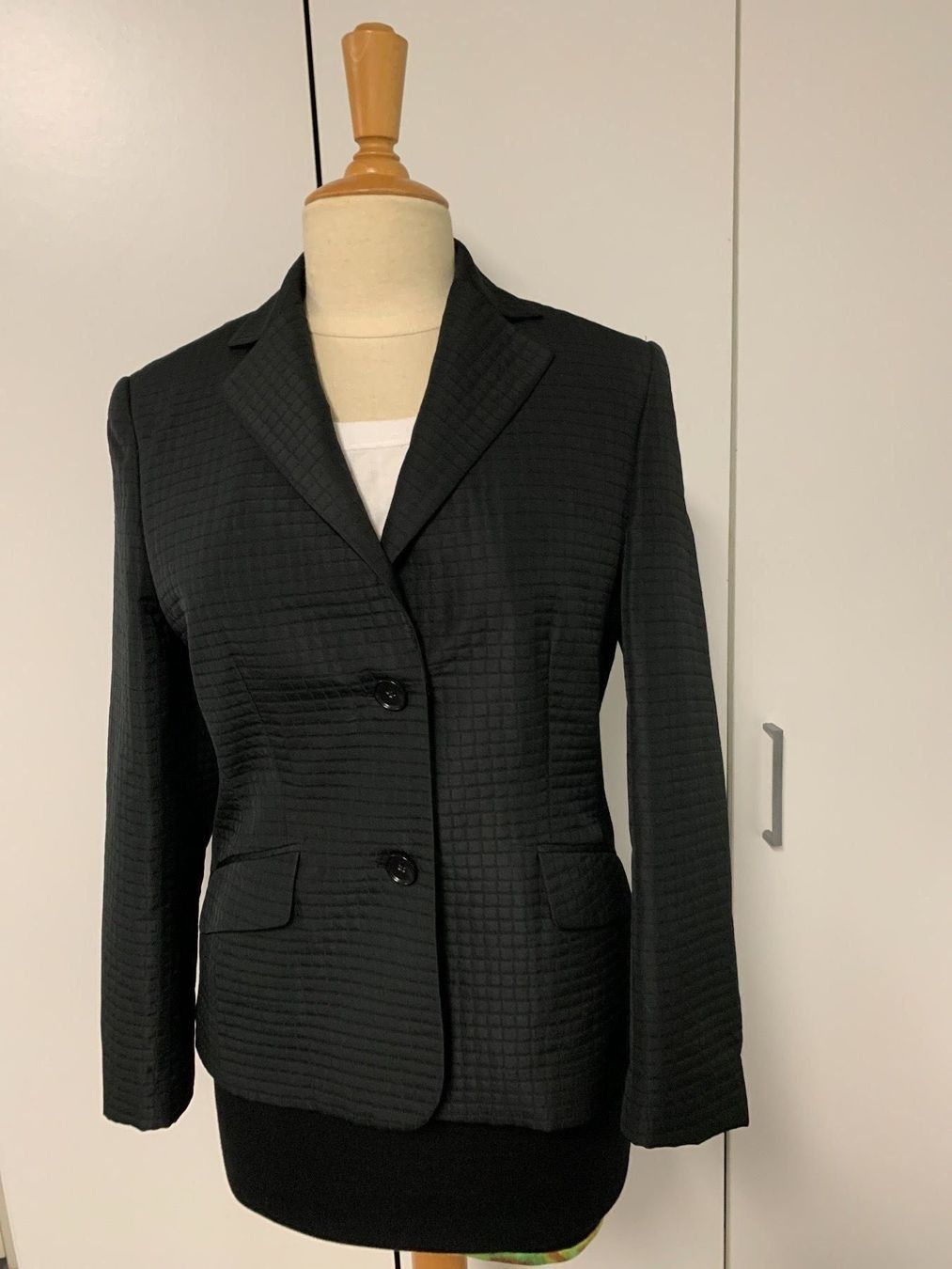 Jacken: Eleganter DINOMODA Blazer, Grösse 38 – Gebraucht aus Biel-Benken BL von PANORMUS
