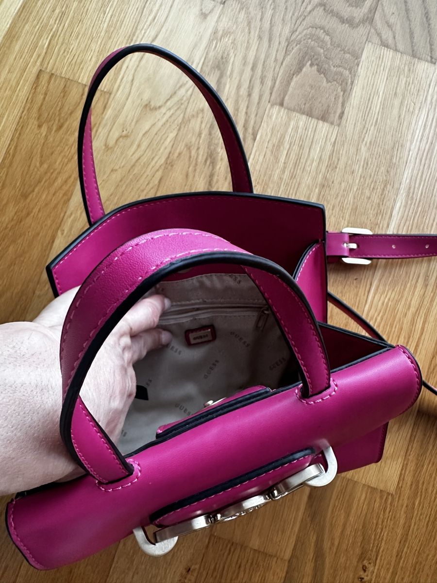 Guess Sacs femmes: Guess Tasche – D'occasion à Biberist par Kingofcrafter05 2