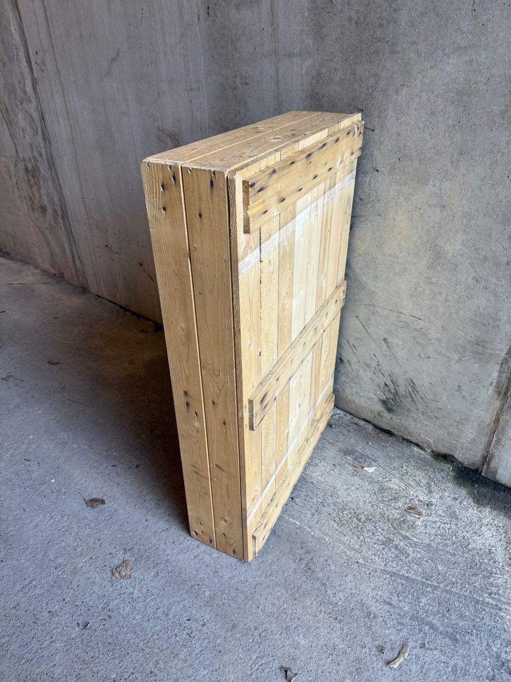 Casse di trasporto: Holzkiste aus Palett Deckel SBB – Usato da Lützelflüh-Goldb venduto da Guemseli 1