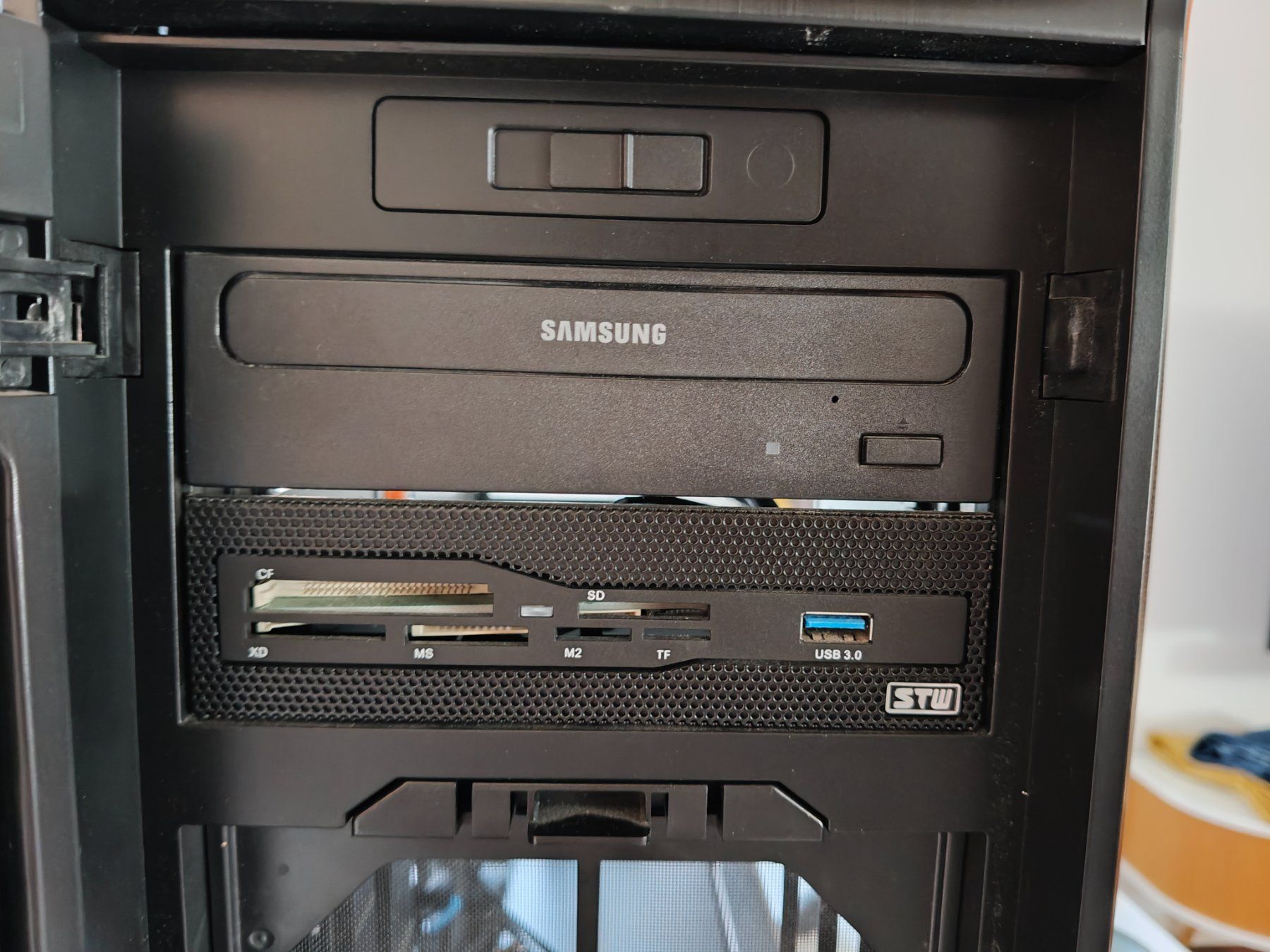 beQuiet! Custodie: be quiet! Dark Base Pro 900 rev.2 PC Gehäuse – Usato da Winterthur venduto da dav_y2pb 7